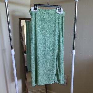 H&M Green and White Floral Viscose Midi Skirt Size 12
